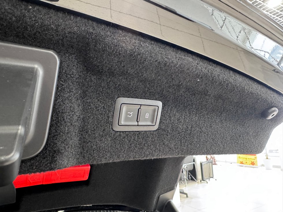 Hongqi H9 Deluxe, черный