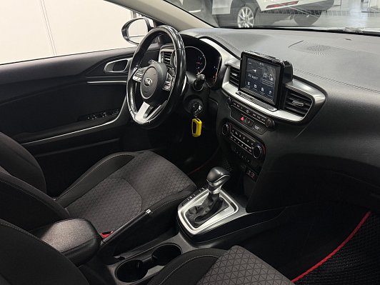 Kia Ceed Luxe, 2019 года, пробег 156054 км