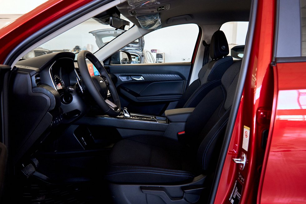 Haval Jolion Оптимум, красный