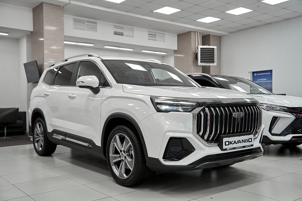 Geely Okavango Флагман, белый
