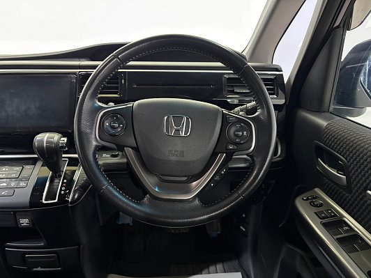 Honda Stepwgn, 2016 года, пробег 103370 км