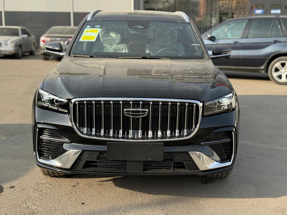Geely Monjaro Люкс, черный