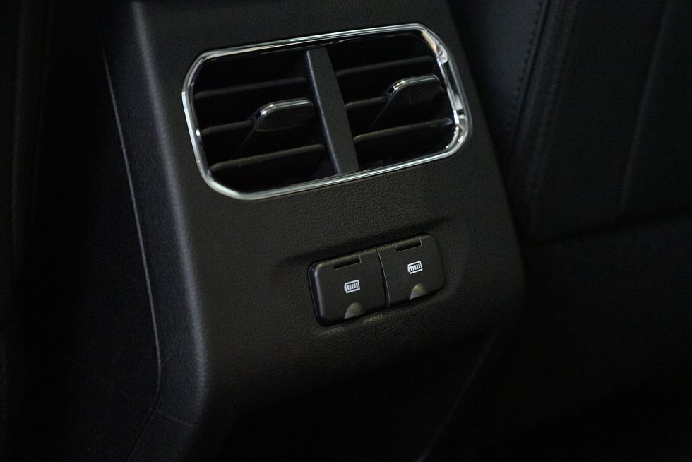 Haval Jolion Техно +, красный