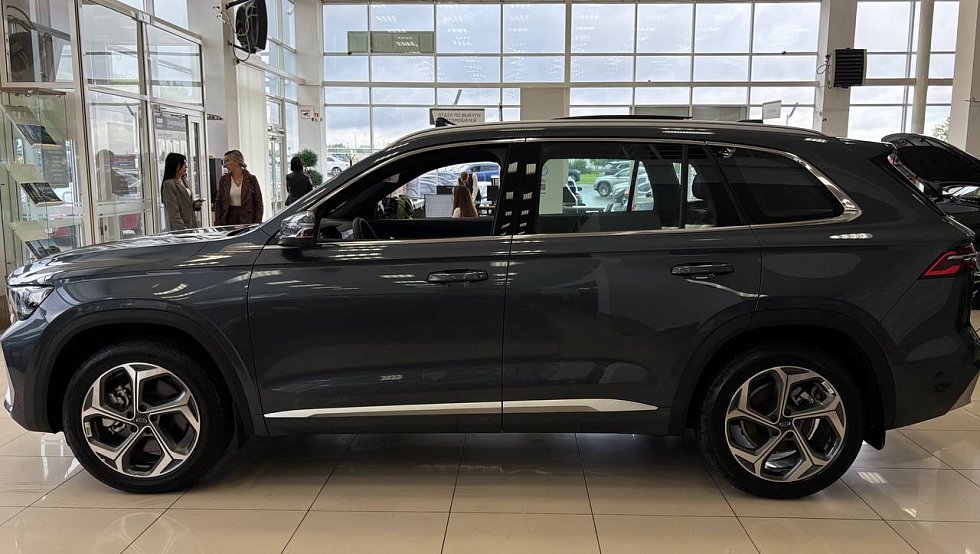 Geely Monjaro Люкс, серый