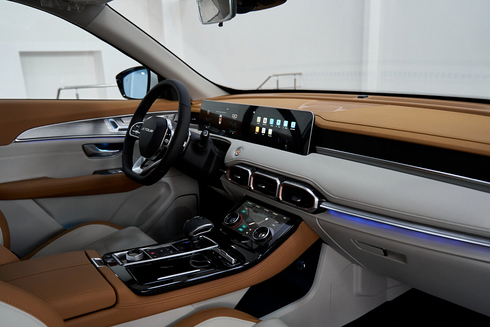 Jetour X70+ Престиж, белый