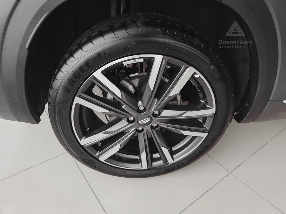 Geely Monjaro Exclusive, серый