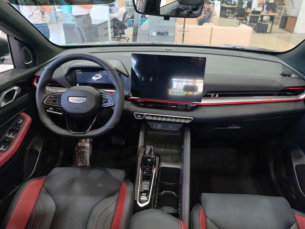 Geely Coolray Эксклюзив, белый